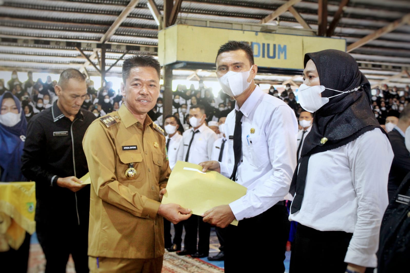 Bupati Rohil Serahkan 981 SK PPPK, Didominasi Pengajar
