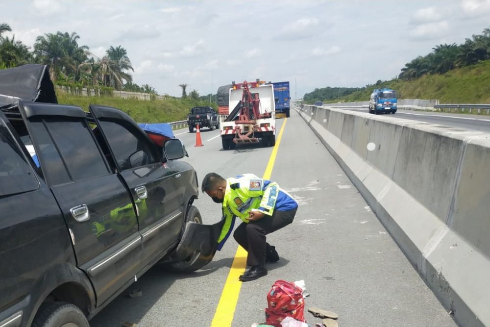 Tol Permai Minta ‘Tumbal’ Dua Nyawa, Kijang Tabrak Truk
