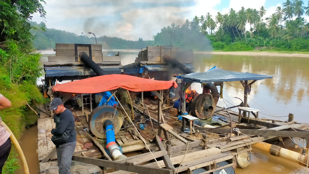 Penambang Emas di Kuansing Riau Kocar-kacir Digerebek Polisi