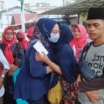 Emak-emak Militan Salurkan Bantuan Korban Kebakaran Kawasan Imam Bonjol Dumai