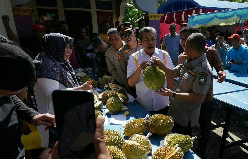 Gubri Syamsuar Buka Gebyar Makan Durian Bantan di Bengkalis Riau, Peluang Destinasi Wisata