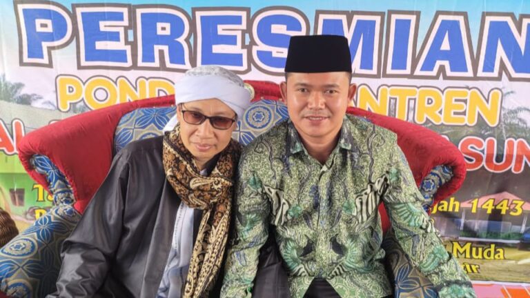 Buya Yahya saat di Muara Basung Kecamatan Pinggir, Bengkalis. F. :. YUS SIKUMBANG