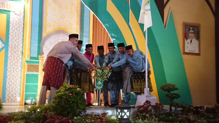Pembukaan MTQ ke-14 Desa Muara Basung, Kecamatan Pinggir, Bengkalis. F. : YUS SIKUMBANG