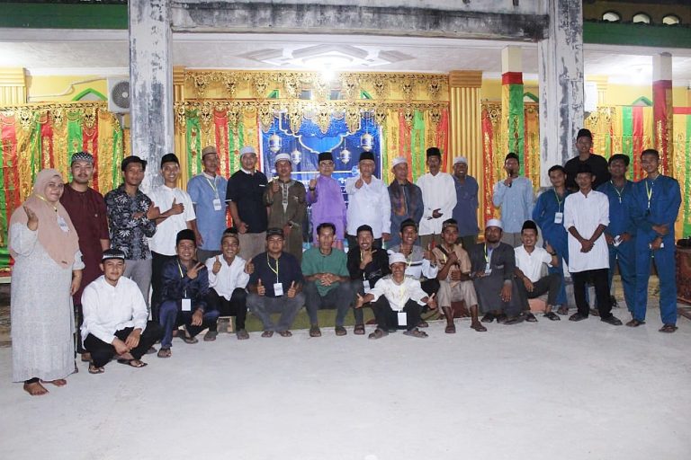 Foto bersama panitia pelaksana. F. :. INFOWARTA.COM