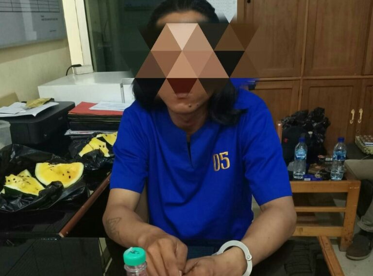 Tersangka SD ditangkap Polres Dumai. F : HMS POLRES