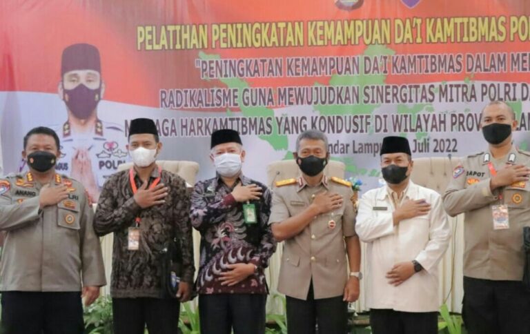 Petinggi Polda Lampung bersama narasumber Dai Kamtibmas. F :. IST