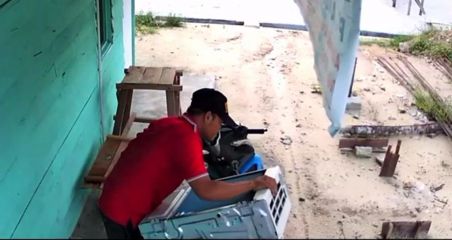 Pelaku sedang beraksi terekam kamera CCTV. F. :. CAKAPLAH.COM