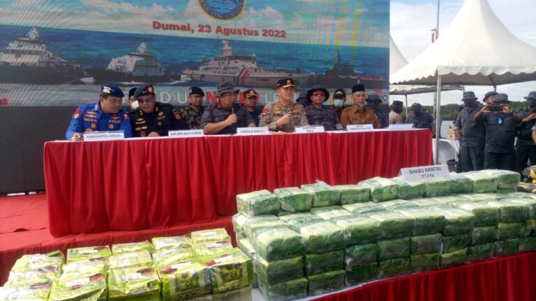 BNN pusat gelar jumpa pers di Dumai. F : SERIAU.COM