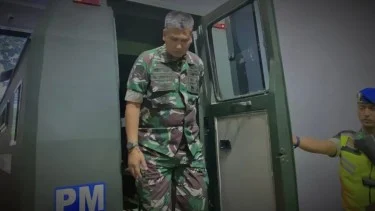 Pangdam Siliwangi dijeput dengan mobil tahanan. F : VIVANEWS