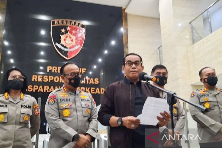 Konferensi pers penahanan Brigadir Rizal di Mabes Polri. F. :. ANTARA