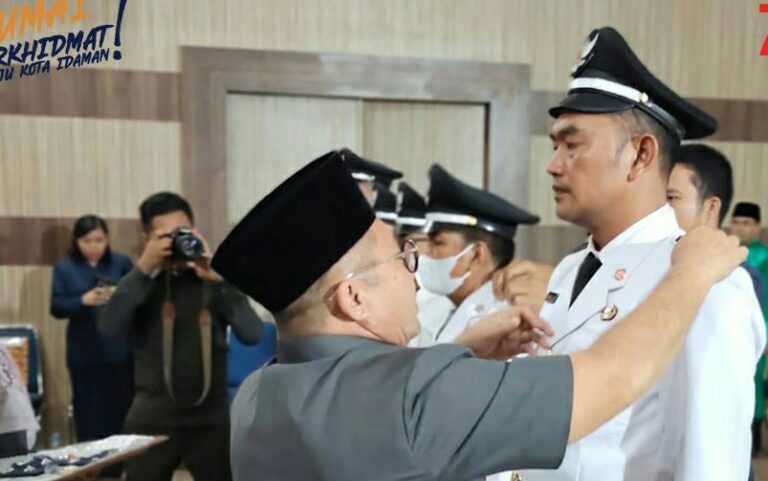 Pelantikan pejabat eselon IV di lingkup Setdako Dumai, Senin (01/08/22). F. :. HMS