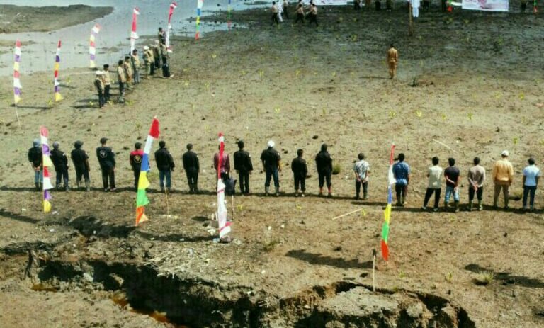 Upacara HUT RI di Desa Kuala Selat Inhil. F. :. Riaulink