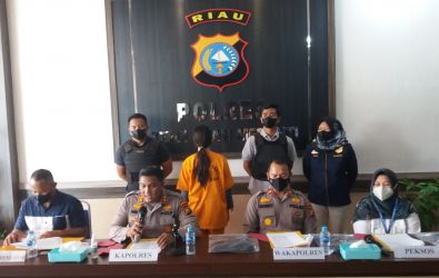 Ekspos perkara human trafficking di Polres Meranti. F. :. CAKAPLAH.COM)