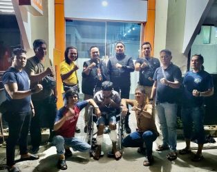 Tersangka usai ditembak polisi. F. :. CAKAPLAH.COM
