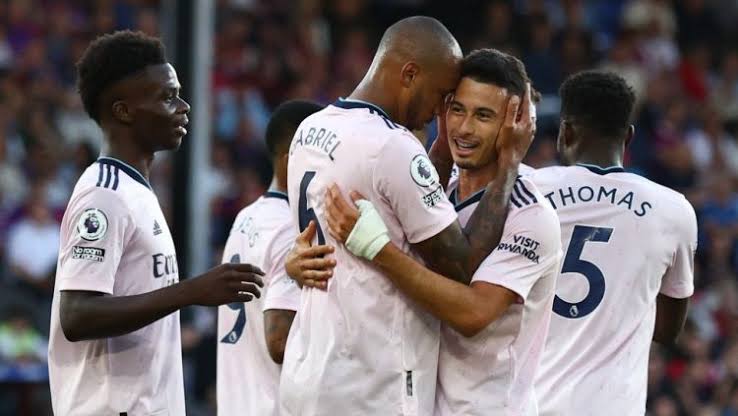 Arsenal merayakan kemenangan usai menekuk Crystal Palace. F. :. IST