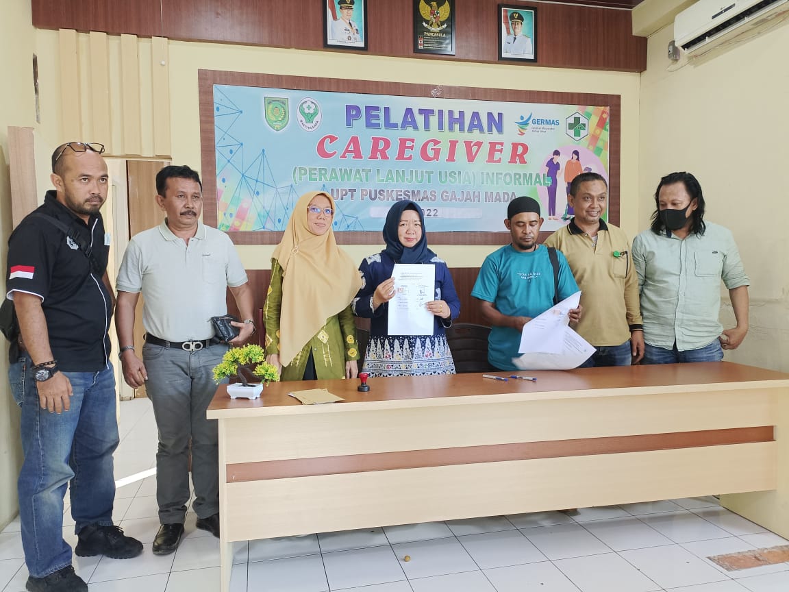 Pihak keluarga kepala bayi putus di persalinan Inhil berdamai dengan pihak Puskesmas. F : RIAULINK