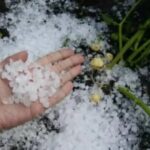 Makasar Dilanda Hujan Es dan Puting Beliung, Warga Mengungsi