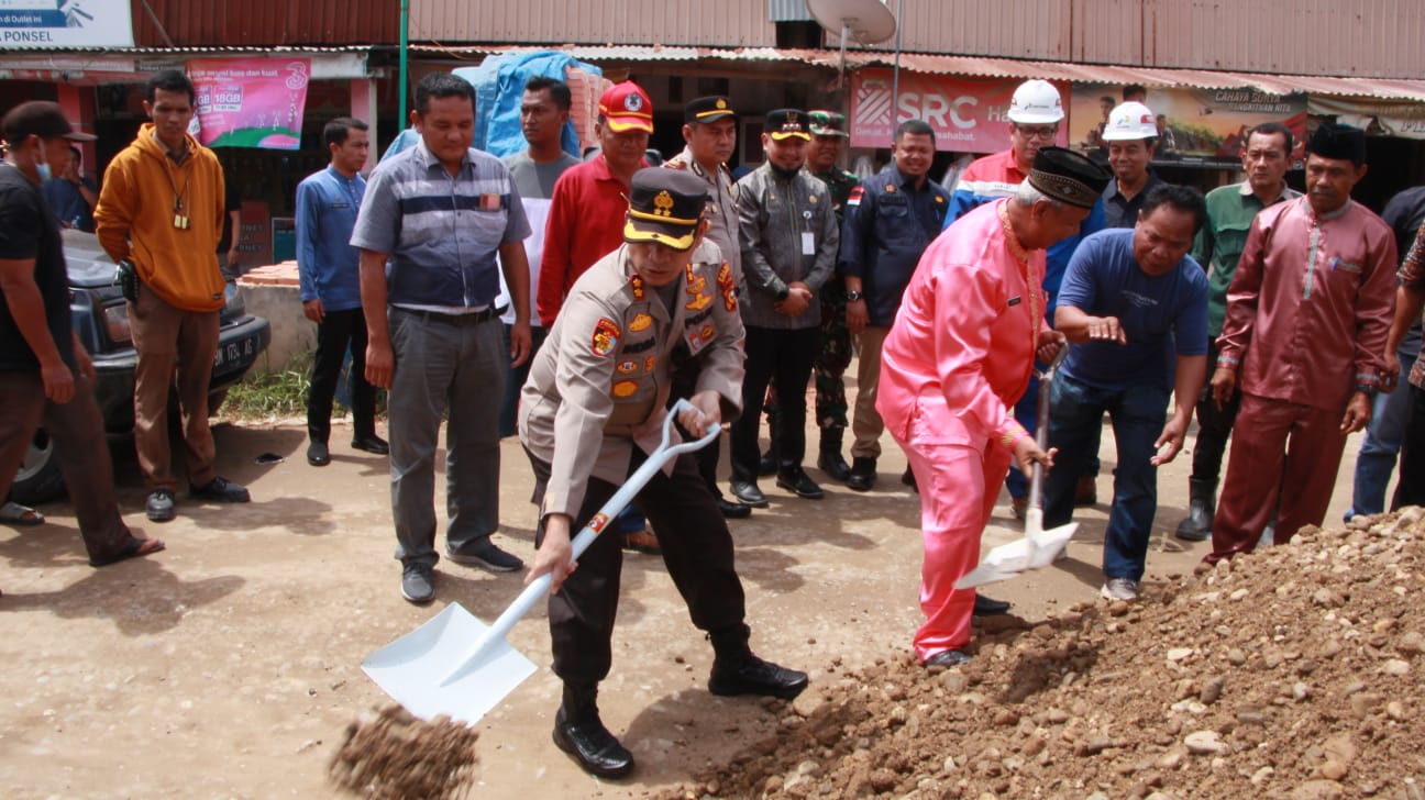 Kapolres Bengkalis Sukses Selesaikan Konflik Sosial Pembangunan Jalan Desa Buluh Manis 