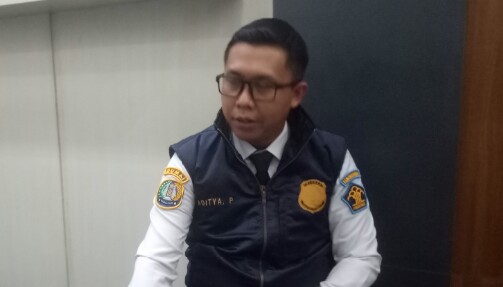 Kasi Lalulintas Keimigrasian Imigrasi Dumai, Aditya. F : BAMBANG S