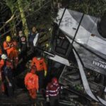 TUJUH TEWAS dalam Kecelakaan Bus Masuk Jurang di Magetan