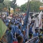 TOLAK UU Ciptaker, Seribuan Mahasiswa Unri Geruduk Gedung DPRD Riau