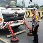 KASAT Lantas Polres Bengkalis Apresiasi PT HK, Bersihkan Jalan dari Benda Berbahaya 