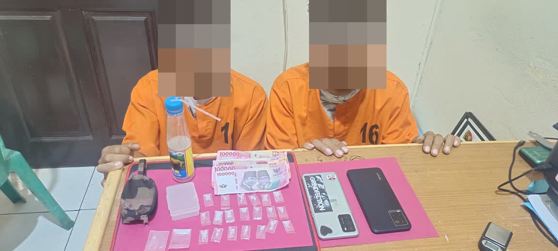 POLISI Bekuk 2 Pengedar Sabu di Desa Segati Kabupaten Pelalawan
