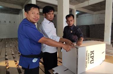 Kotak Suara untuk Pemilu 2024 di KPU Rohul banyak rusak. F: CAKAPLAH