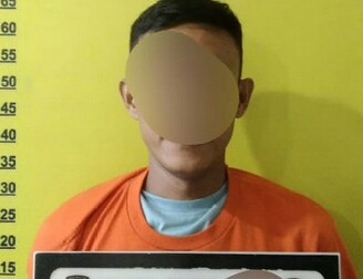 Tersangka pencuri handphone terekam CCTV di Rohul. F : IST