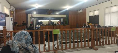 Sidang vonis Kasatpol PP Siak di Pengadilan Tipikor Pekanbaru. F : CAKAPLAH