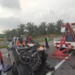 LAKALANTAS Maut, Tabrak Tronton Dua Penumpang Calya Tewas di Tol Permai