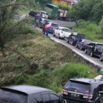 Jalur Padang-Bukittinggi via Malalak padat pasca putusnya jalan di Lembah Anai. f : ist