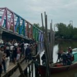 JEMBATAN Ambruk di Sungai Perumbi Meranti, Pulau Merbau Terisolasi