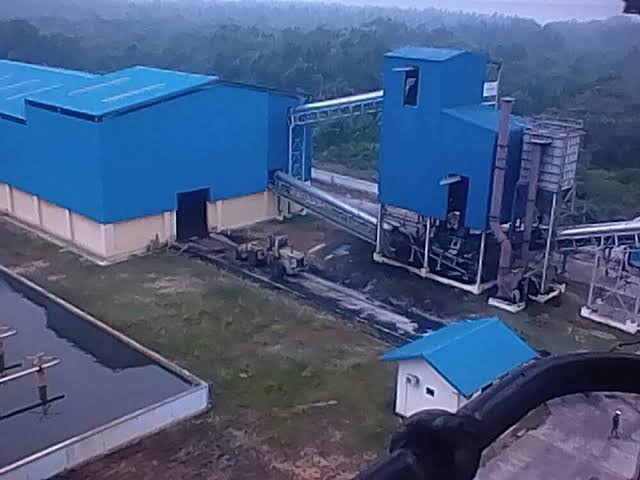 Gudang PT SMIP di Dumai. f : ist