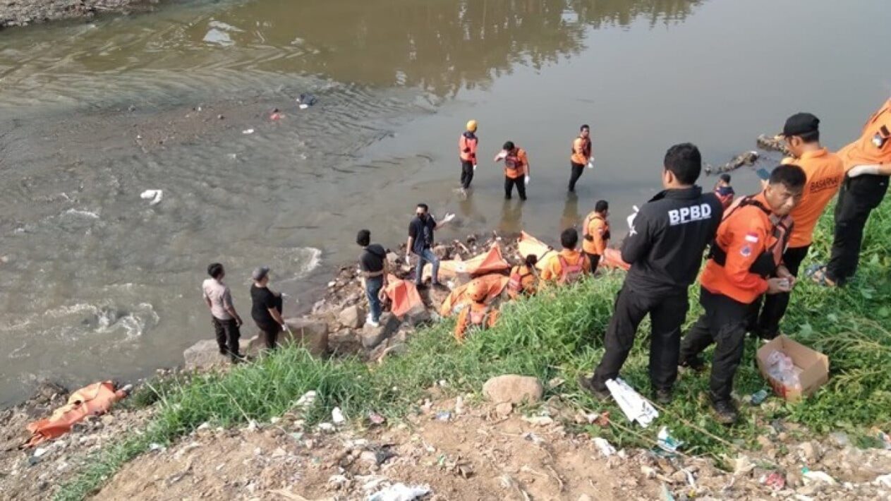Tujuh Jasad Mengapung di Kali Bekasi, Ditemukan Warga Saat Nyari Kucing 