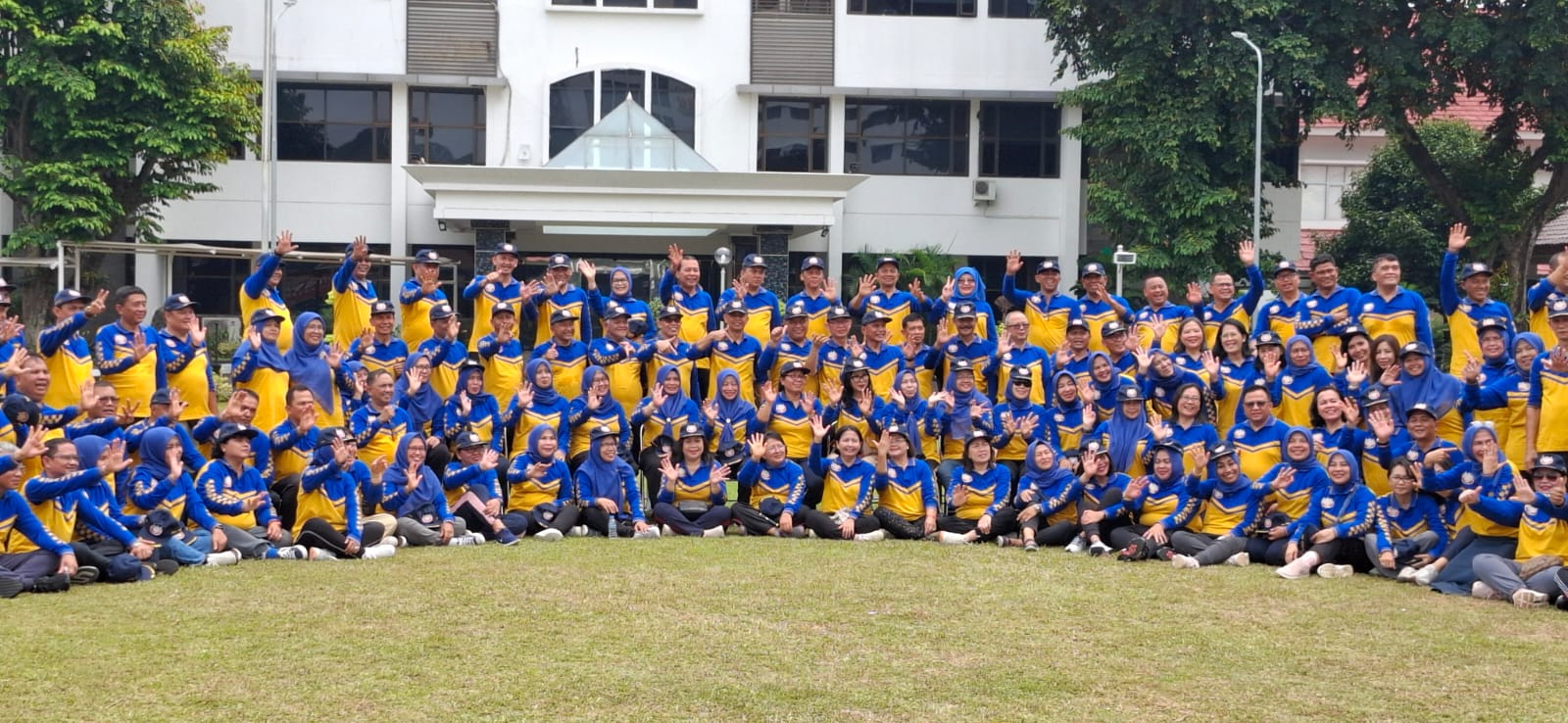 Foto bersama jaksa alumni PPPJ TA 2002. (f : ist)