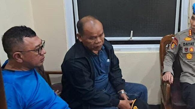 Kabag Ops Polres Solsel AKP Dadang Iskandar serahkan diri usai menembak Kasat Reskrim. ( : ist)