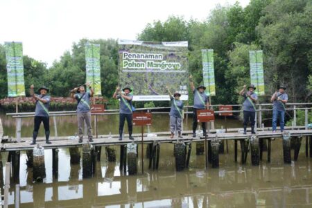 Pertamina Drilling Tanam 1.000 Pohon Mangrove di Pesisir Jakarta Utara