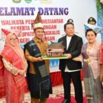 Wabup Bengkalis Bagus Santoso Diberikan Gelar Kehormatan Keluarga Suku Batak