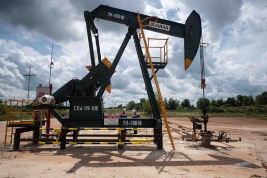 Harga Minyak Dunia Anjlok Dampak Sanksi Baru AS Terhadap Iran