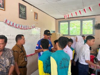 Viral Oknum Guru SMPN 13 Pekanbaru ‘Bogem’ Puluhan Siswa dalam Kelas 