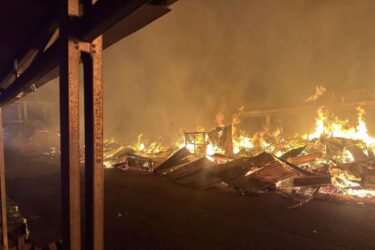 Pasar Tembilahan Terbakar, 400 Kios Pedagang Ludes Jadi Abu 