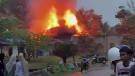 Massa Bakar Mapolsek Batang Gadis, Gegara Dugaan Polisi Lepas Bandar Narkoba 