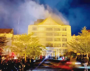 Kantor Bupati Inhil Dilalap Api, Arsip dan Lemari Brankas Dikabarkan Ludes!
