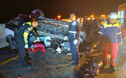 Perawat dan Keluarga Pasien Tewas, Ambulans RSUD Rohil Lakalantas di Tol Permai