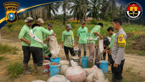Bhabinkamtibmas Desa Bathin Betuah Cek Progres Tanaman Jagung 