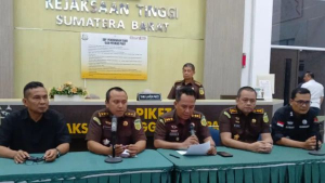 Bongkar Kasus Korupsi Rp24,5 Miliar, Mantan Kasi Pidsus Kajari Bengkalis Tahan 4 Tersangka di Sumbar