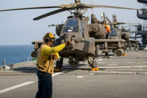Helikopter Apache Jatuh, AS Kembali Gempur Iran