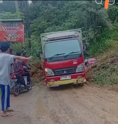 Forkopimcam Palupuah Agam Tinjau Lokasi Rawan Longsor, Ingatkan Warga Hati-hati 