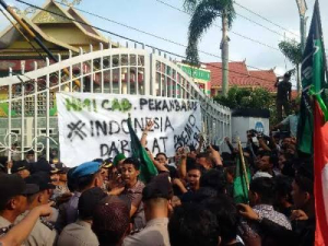 Unjuk Rasa di DPRD Riau, HMI Desak Evaluasi Total MBG hingga RUU TNI-Polri